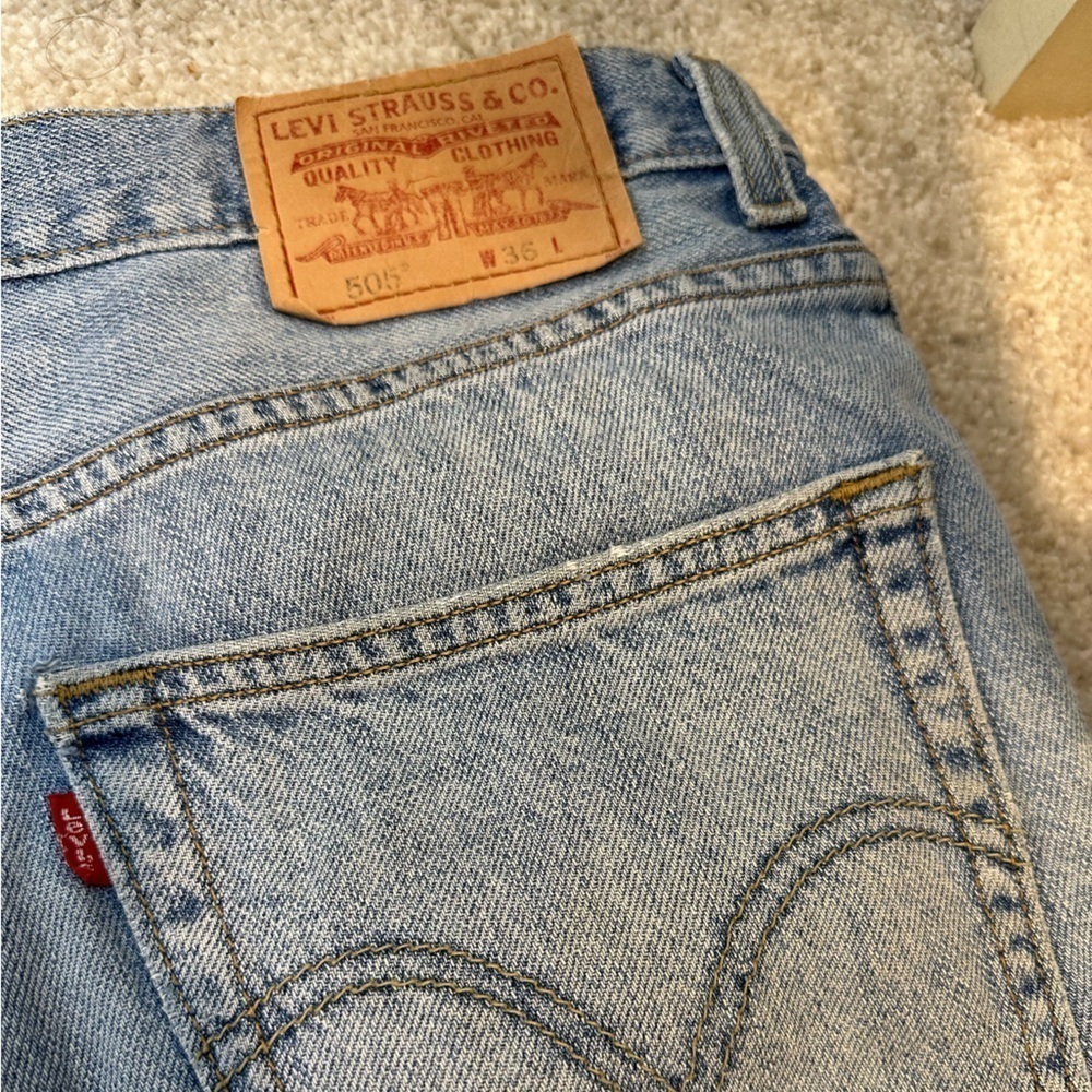 Levi’s Men’s 505 Light Weight Waist 36  Made in 2008 Light Washed Jean Shorts - Picture 3 of 9